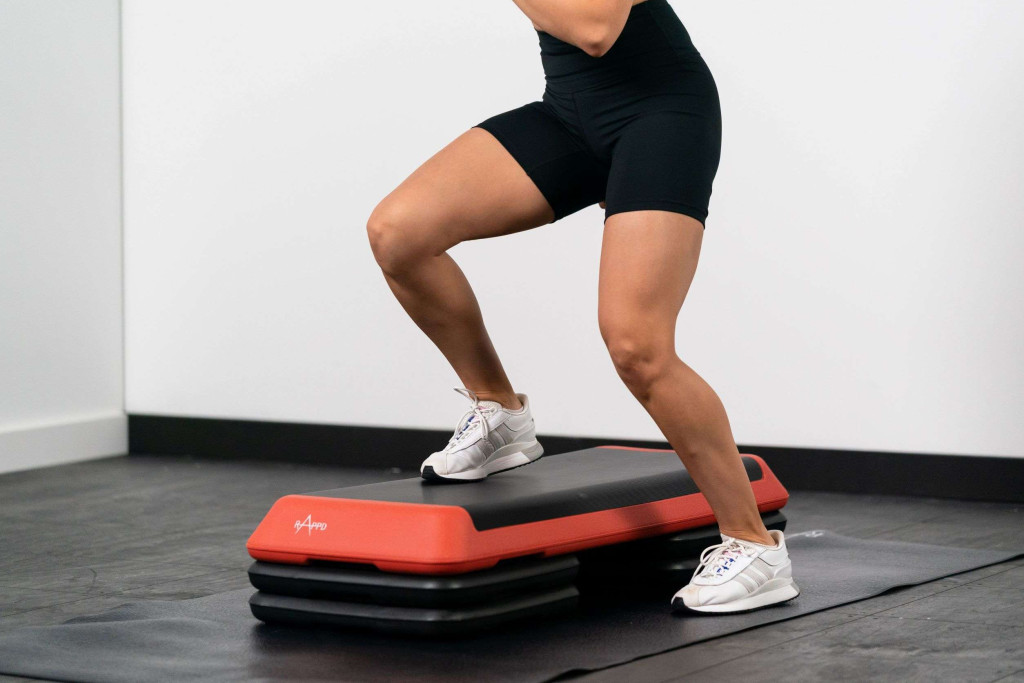 أفضل 10 تمارين منزلية للوصول إلى جسم مثالي في 2025