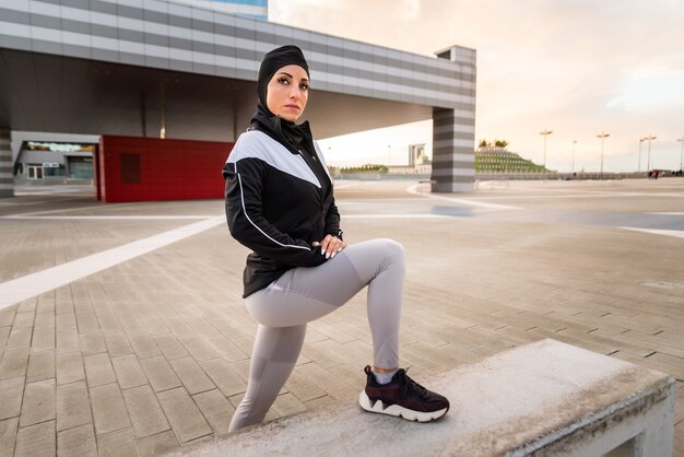 5 أخطاء شائعة عند شراء ملابس المحجبات الرياضية وكيف تتجنبيها