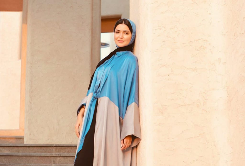 أفضل تصميمات العبايات العصرية في 2025