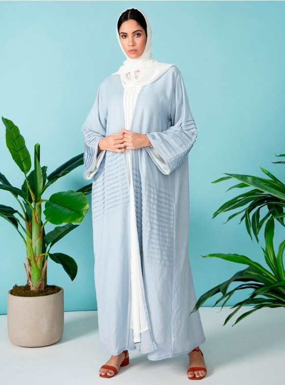 أفضل تصميمات العبايات العصرية في 2025