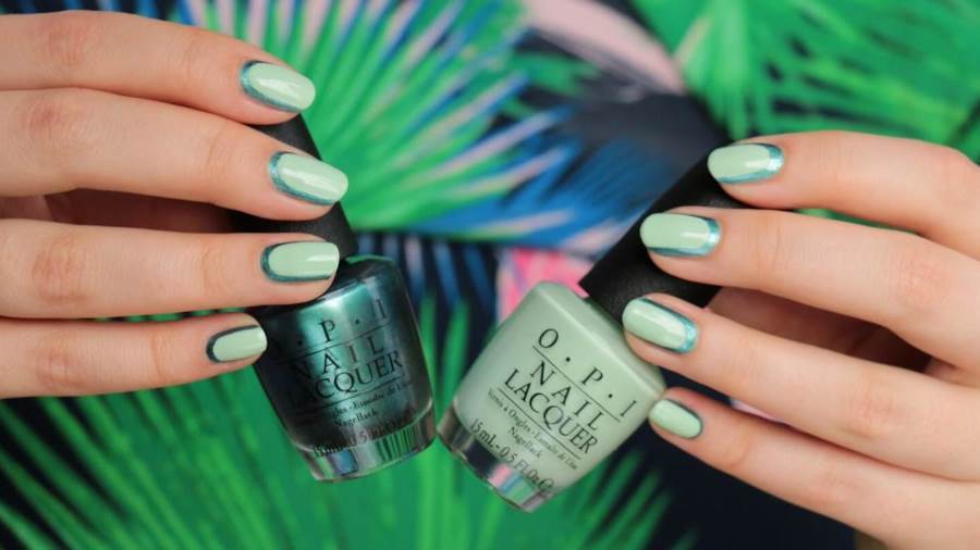 ألوان طلاء الأظافر الرائجة في 2025