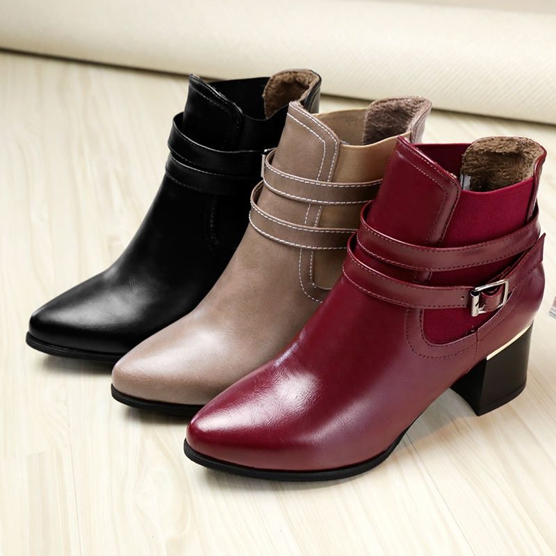 موضة الأحذية النسائية في 2025